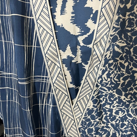 BCBGMaxAzria - Picture 7 of 7